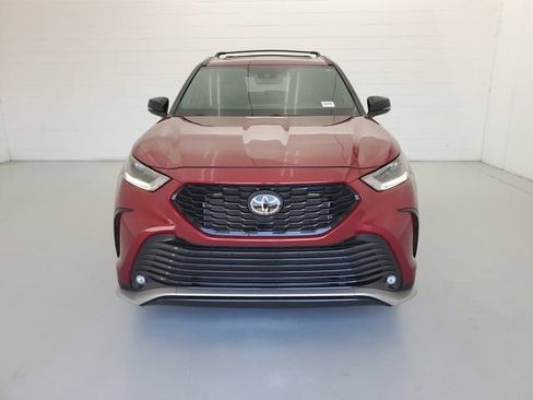 Used 2022 Toyota Highlander XSE image 3