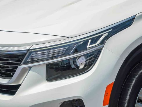 Certified 2021 Kia Seltos S FWD image 8