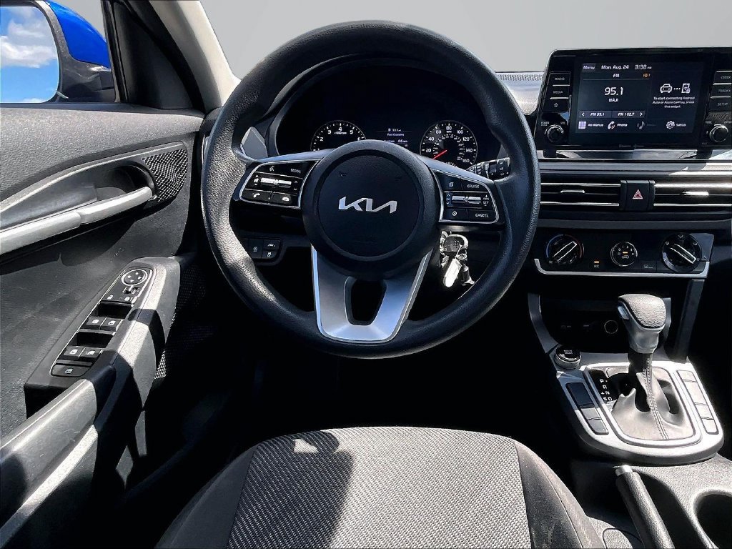 Used 2023 Kia Seltos LX AWD/4WD image 6
