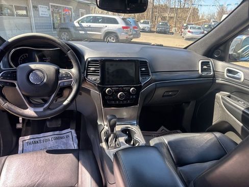 Used 2019 Jeep Grand Cherokee Limited AWD/4WD image 32