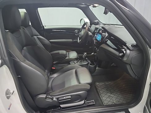 Used 2024 MINI Cooper SE image 5