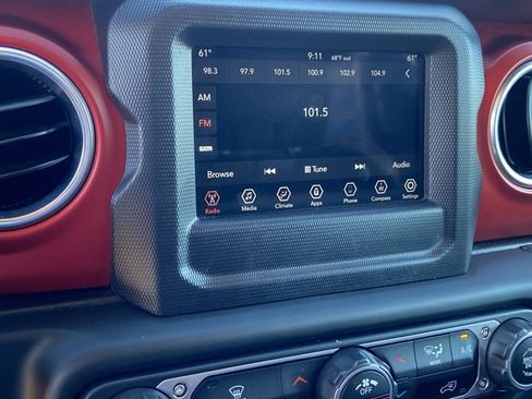 Used 2018 Jeep Wrangler Unlimited Rubicon image 36