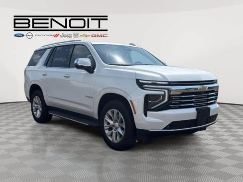 Used 2025 Chevrolet Tahoe Premier w/ Sun And Tow Package RWD image 2