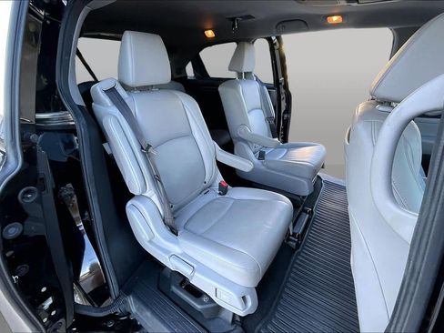 Used 2018 Honda Odyssey Elite image 18
