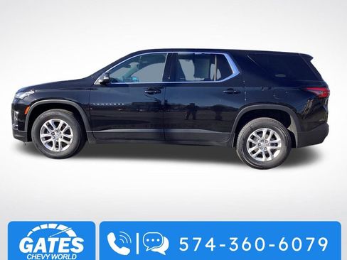 Used 2023 Chevrolet Traverse LS image 6