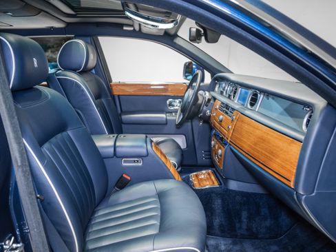 Used 2011 Rolls-Royce Phantom Sedan RWD image 48
