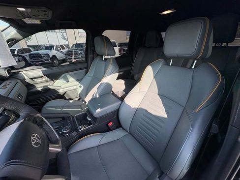 Used 2024 Toyota Tacoma Trailhunter image 11