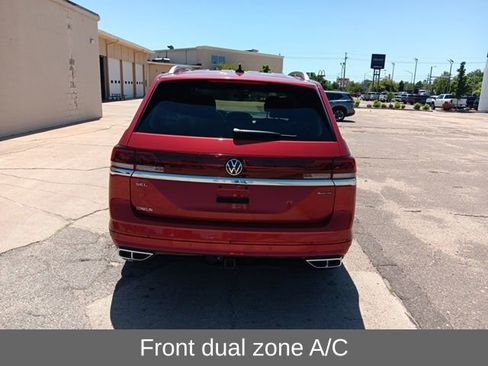 Used 2024 Volkswagen Atlas SEL Premium R-Line image 5