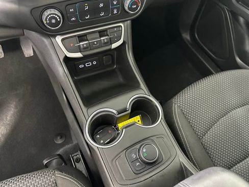 Used 2023 GMC Terrain SLE w/ Elevation Edition image 20