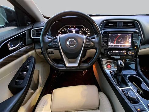 Used 2017 Nissan Maxima Platinum FWD image 6