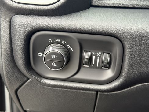 New 2026 RAM 2500 Laramie w/ Night Edition AWD/4WD image 36