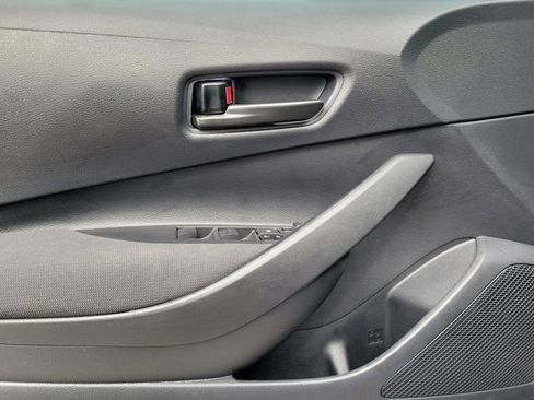 Used 2025 Toyota Corolla LE FWD image 18