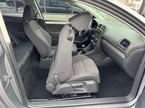 Used 2011 Volkswagen Golf 2-Door image 23