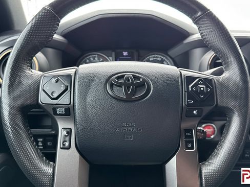 Used 2018 Toyota Tacoma TRD Sport w/ Technology Package image 26