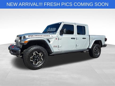 Used 2022 Jeep Gladiator Rubicon w/ Cold Weather Group AWD/4WD image 2