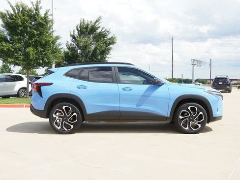 Used 2024 Chevrolet Trax RS w/ Sunroof Package FWD image 10