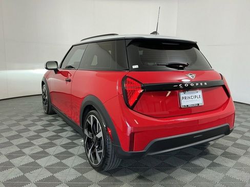 Certified 2025 MINI Cooper 2-Door Hardtop FWD image 7