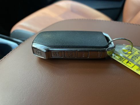 Used 2023 Kia Carnival SX image 44