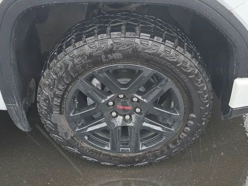Used 2024 GMC Sierra 1500 Pro w/ Graphite Edition AWD/4WD image 9