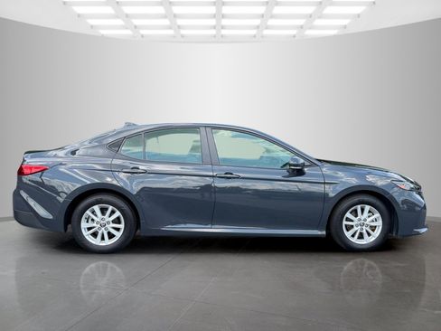 Used 2025 Toyota Camry LE FWD image 6