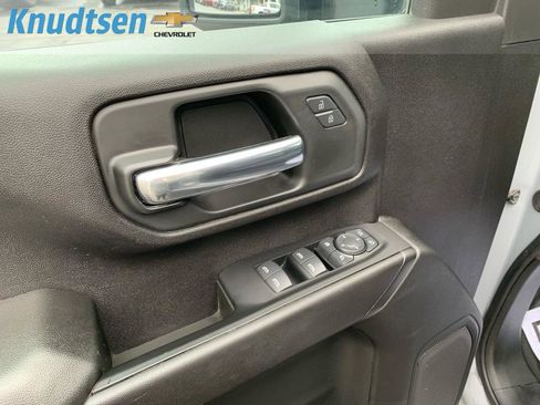 Used 2025 Chevrolet Silverado 2500 Custom w/ Custom Value Package image 20