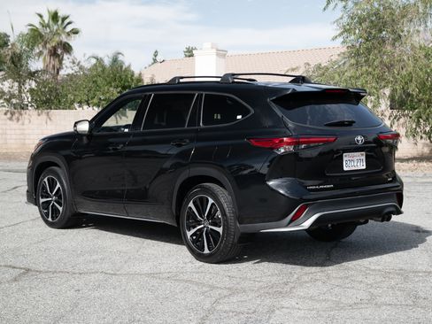 Used 2021 Toyota Highlander XSE image 6