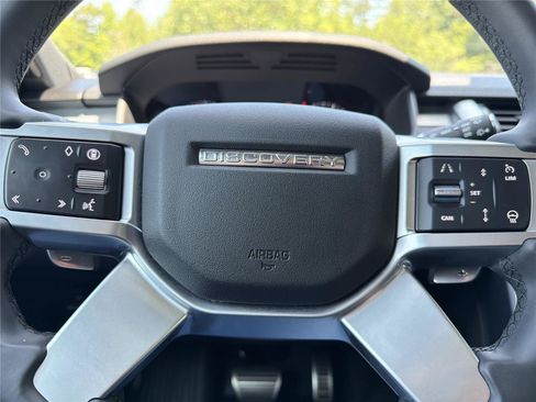 Used 2024 Land Rover Discovery Dynamic SE AWD/4WD image 14