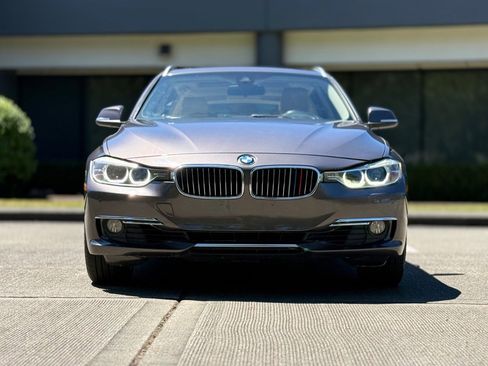 Used 2014 BMW 328i xDrive Wagon AWD/4WD image 9