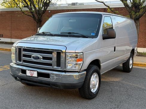 Used 2009 Ford E-250 and Econoline 250 RWD image 2