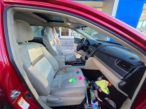 Used 2013 Toyota Camry LE image 22