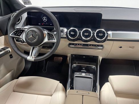 Used 2026 Mercedes-Benz GLB 250 4MATIC image 29