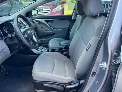 Used 2013 Hyundai Elantra GLS w/ Preferred Pkg FWD image 9