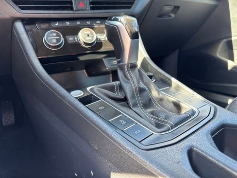 Used 2024 Volkswagen Jetta SE FWD image 14