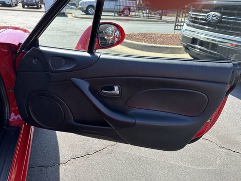 Used 2005 MAZDA MX-5 Miata w/ Convenience Pkg RWD image 16
