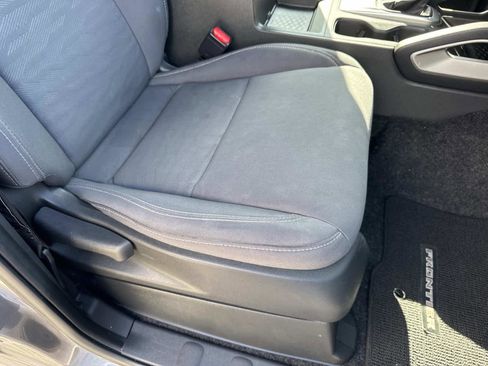 Used 2023 Nissan Frontier SV image 23