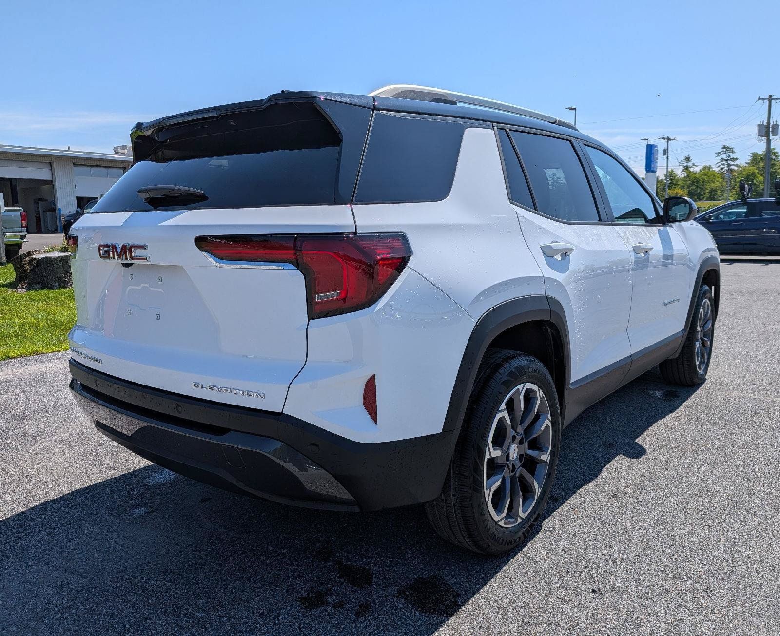 New 2027 GMC Terrain Elevation w/ Elevation Premium Package AWD/4WD image 7