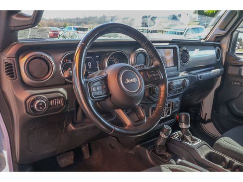 Used 2021 Jeep Gladiator Sport image 11