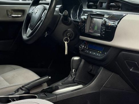 Used 2015 Toyota Corolla LE FWD image 11