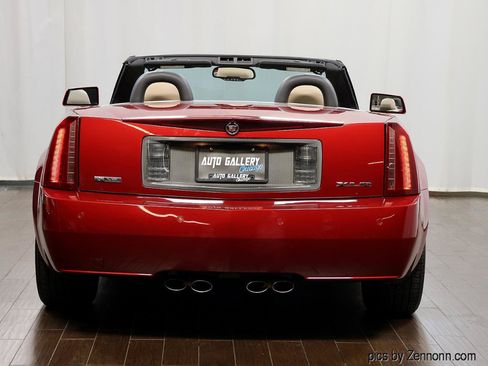 Used 2008 Cadillac XLR RWD image 7