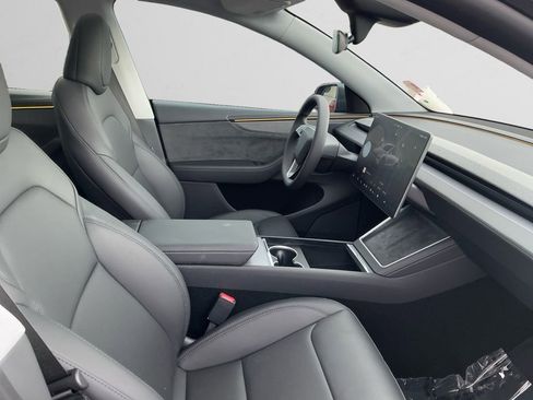 Used 2026 Tesla Model Y 2WD image 15