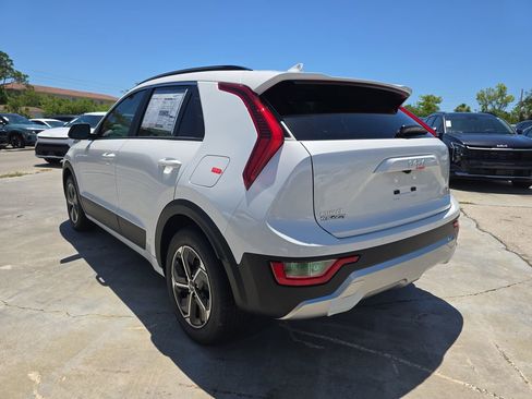 New 2026 Kia Niro LX FWD image 6