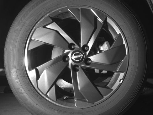 Used 2025 Nissan Rogue SV FWD image 13