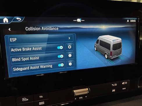 Used 2025 Mercedes-Benz Sprinter 2500 image 31