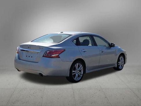 Used 2013 Nissan Altima 3.5 SL FWD image 6