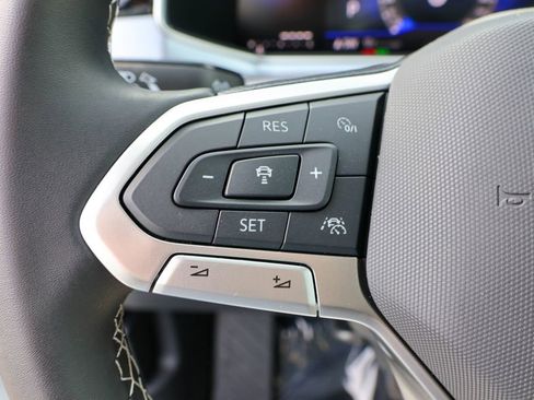 New 2025 Volkswagen Taos SE image 25