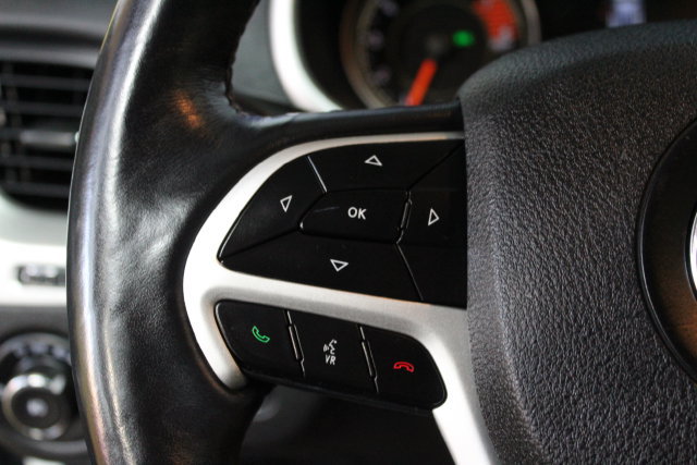 Used 2018 Jeep Cherokee Trailhawk AWD/4WD image 16