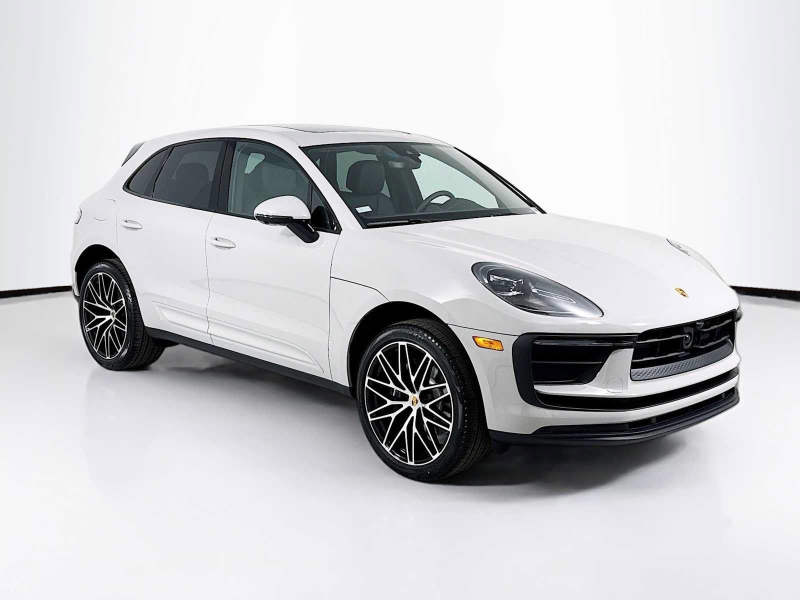 Used 2026 Porsche Macan AWD/4WD image 7