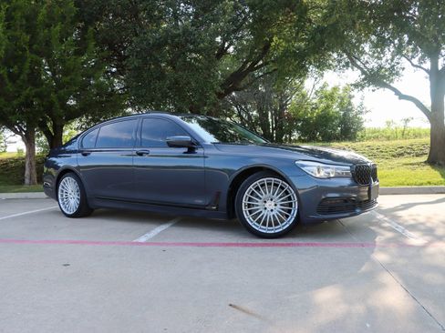 Used 2018 BMW 740i RWD image 1