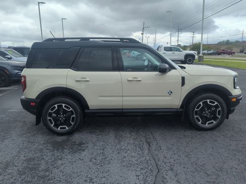 Used 2024 Ford Bronco Sport Outer Banks w/ Tech Package AWD/4WD image 9