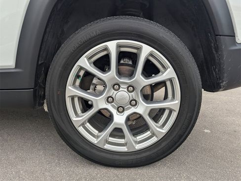 Certified 2024 Jeep Compass Latitude image 16